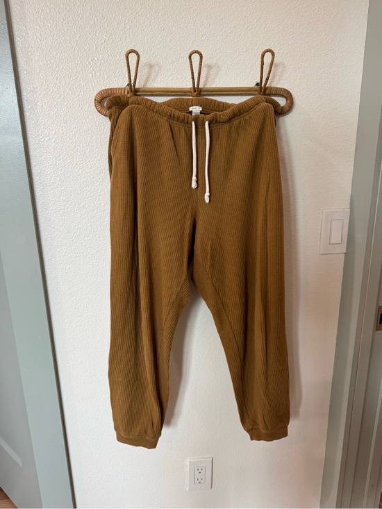 aerie Pants - ARIES Women lightweight Cozy Waffle Knit Joggers in olive green